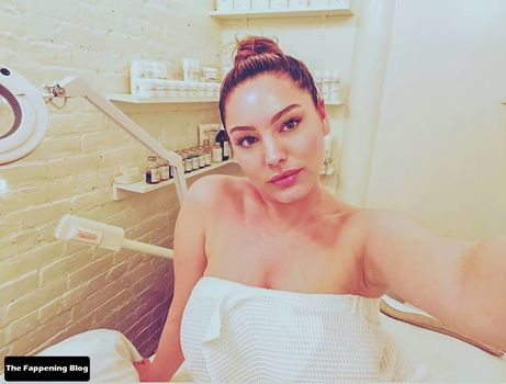 Kelly Brook