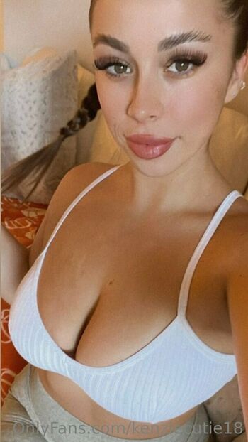 kenziecutie18