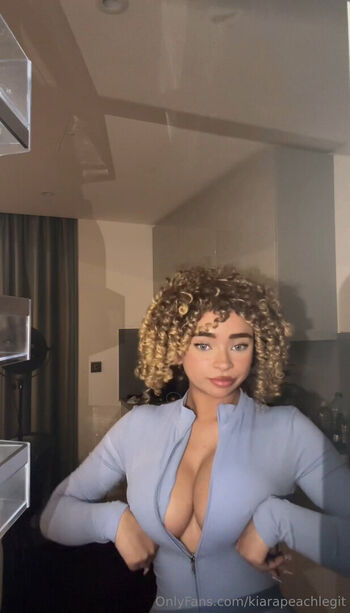 kiarapeachlegit