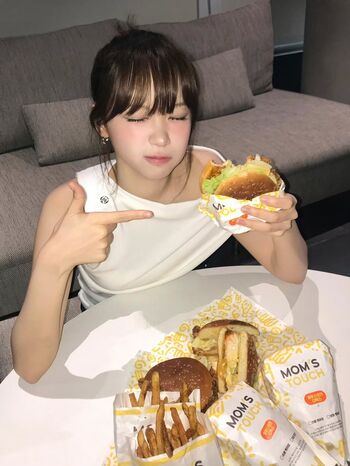 Kim Chaewon