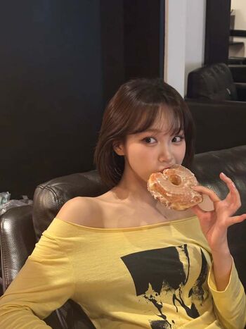 Kim Chaewon