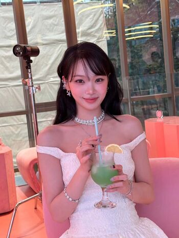 Kim Chaewon