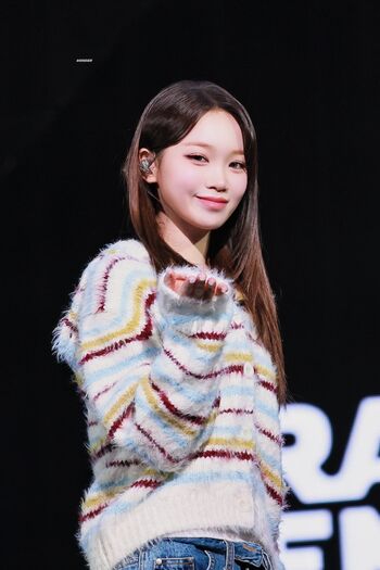 Kim Chaewon 김채원 [Le Sserafim]