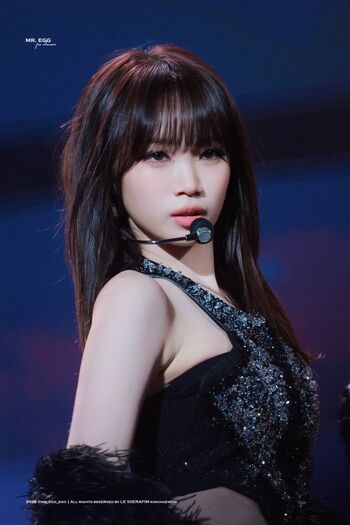 Kim Chaewon 김채원 [Le Sserafim]