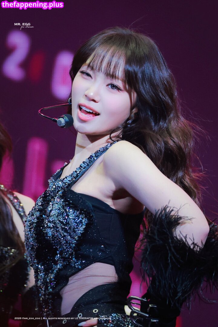 Kim Chaewon 김채원 [Le Sserafim]