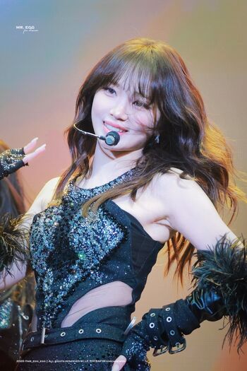 Kim Chaewon 김채원 [Le Sserafim]