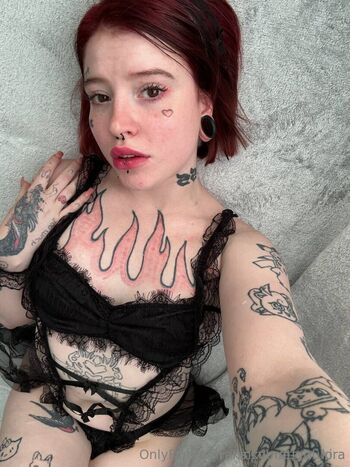 kinkybrattyaurora
