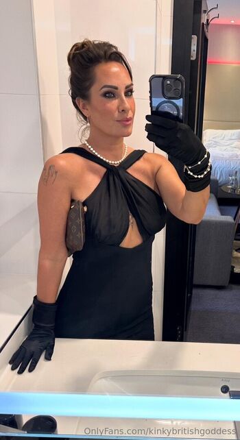 kinkybritishgoddess