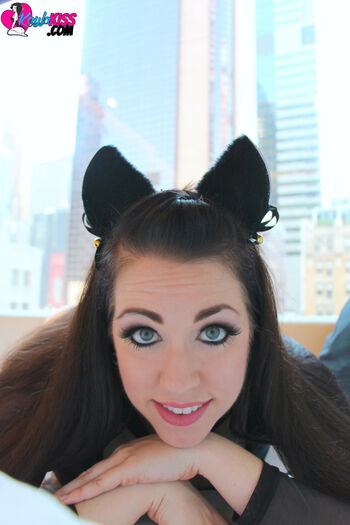 Kiss_kitty