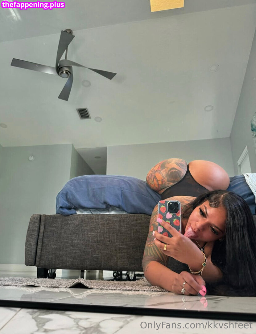 kkvsh / kkvshfeet Çıplak OnlyFans Fotoğrafı #19
