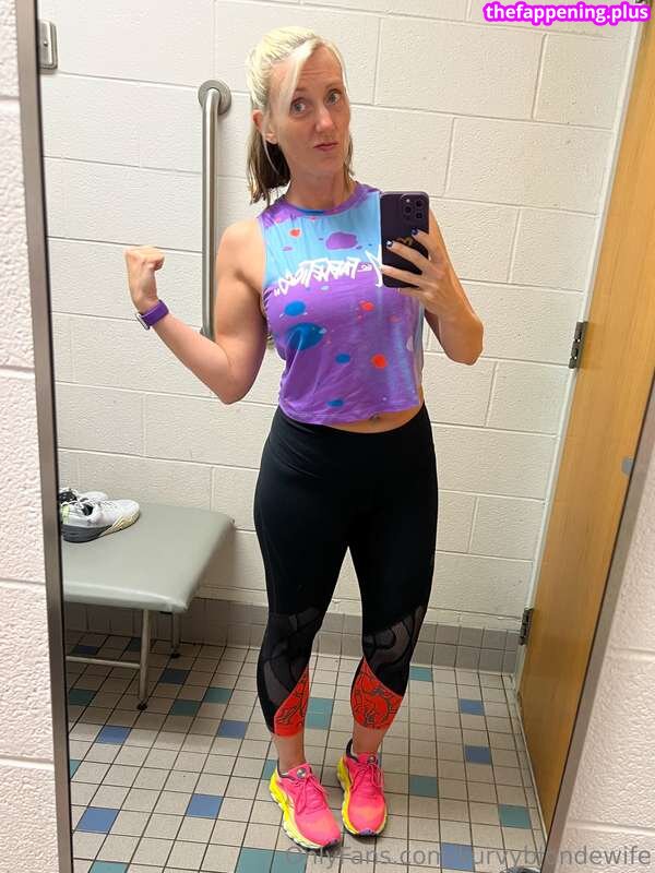 KurvyBlondeWife