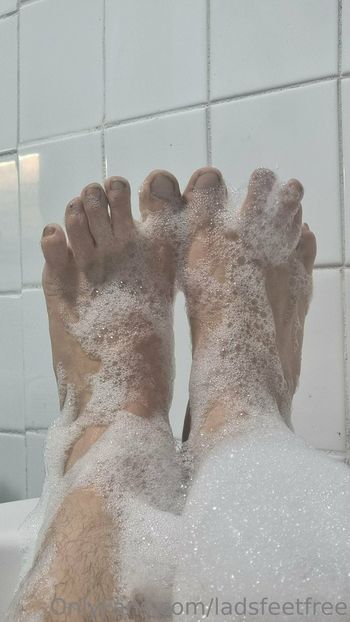 ladsfeetfree