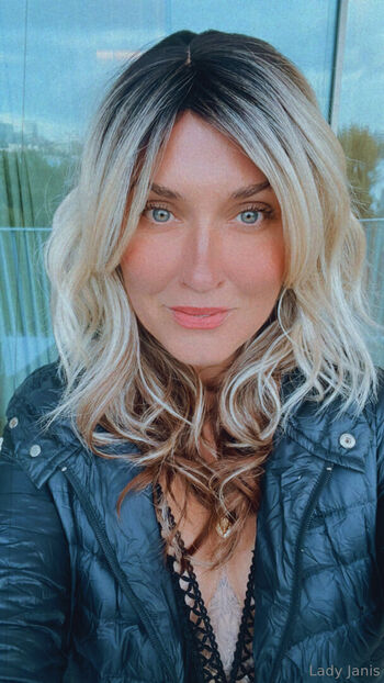 ladyjanis