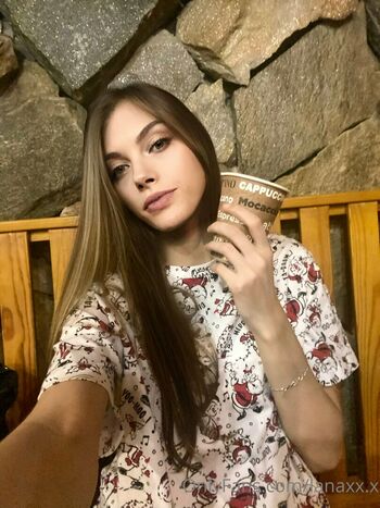 lanaxx.x