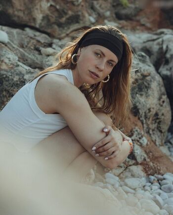Lara Dandelion Seibert