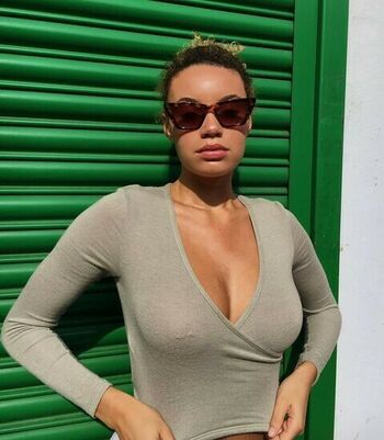 Lara_never_laura