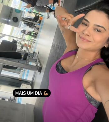 Lara Nobre