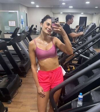 Lara Nobre