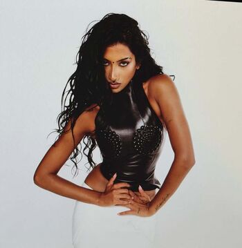 LARA RAJ / lararajj (member of KATSEYE)