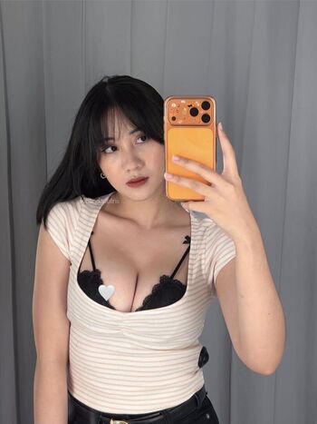 Laras Kinanda Putri