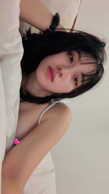 Laras Kinanda Putri