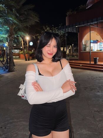 Laras Kinanda Putri