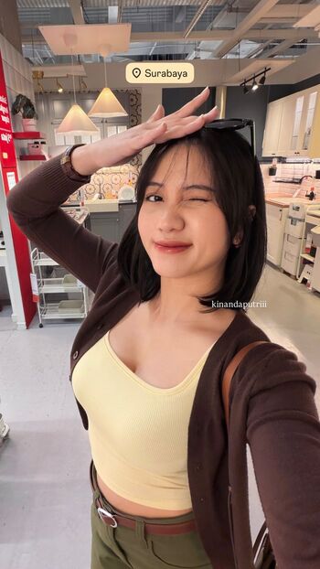 Laras Kinanda Putri