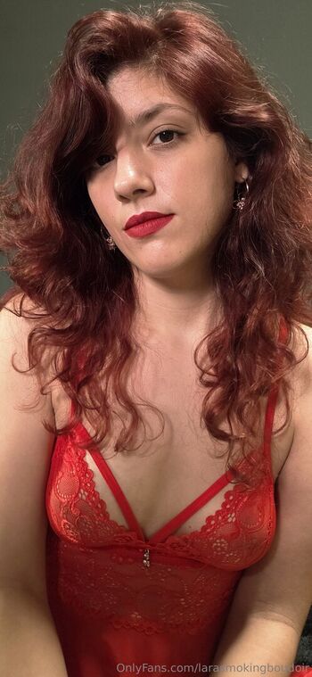 larasmokingboudoir