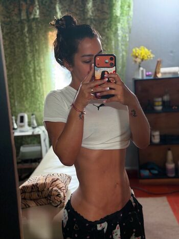 Larissa Riquelme