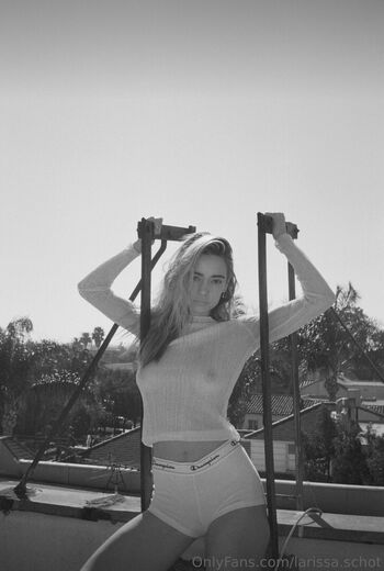 Larissa Schot