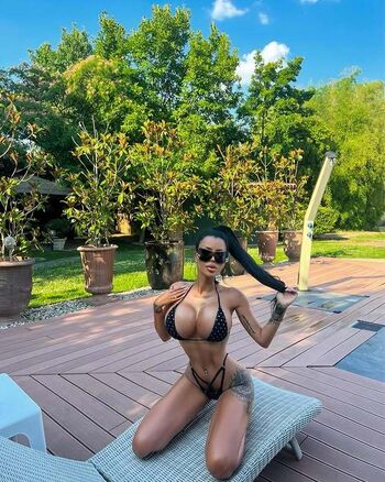Laura Lexxy