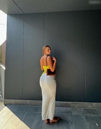 Lauramjj_