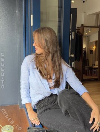 Lauramjj_