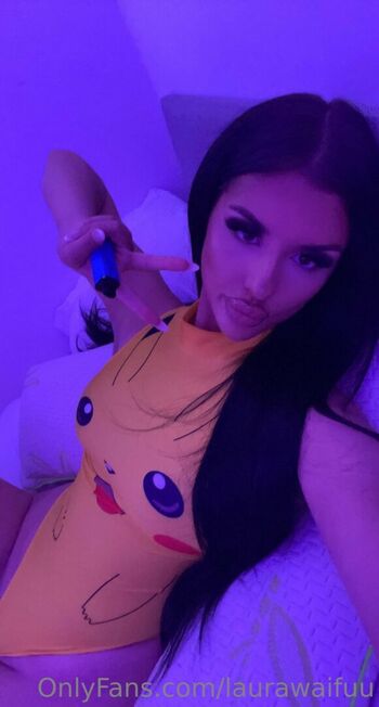 laurawaifuu