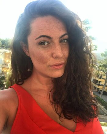 Lauren R