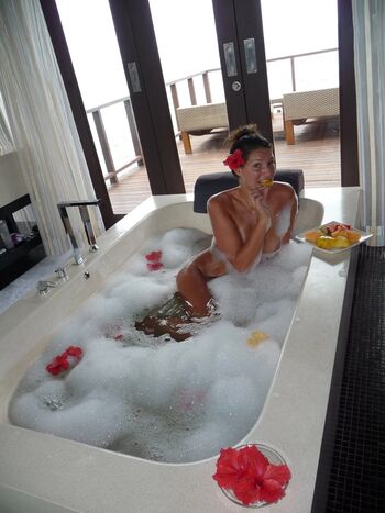 Laury Thilleman