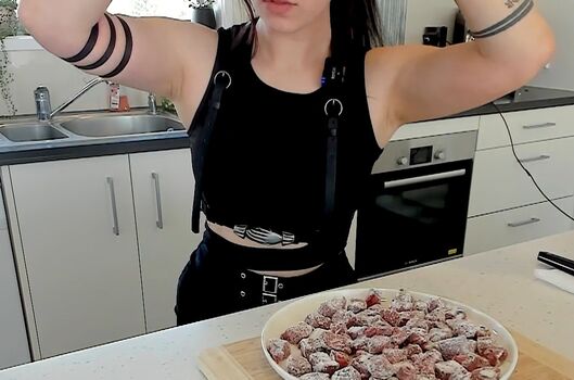 Layna Lazar