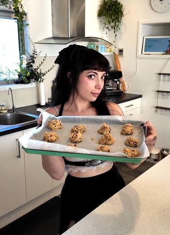 Layna Lazar