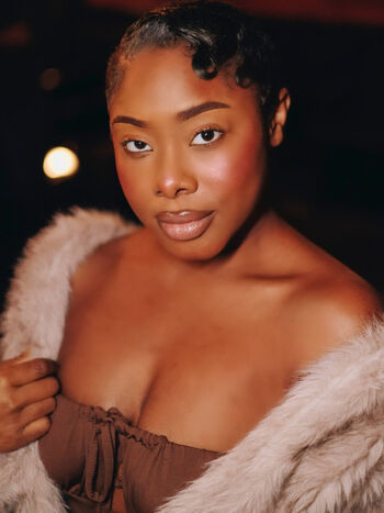 Lea'h Sampson