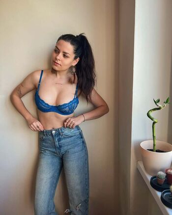 Lena Bartos
