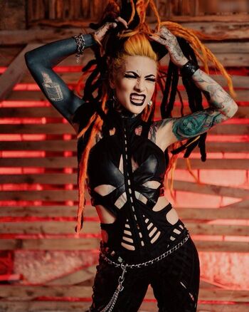 Lena Scissorhands