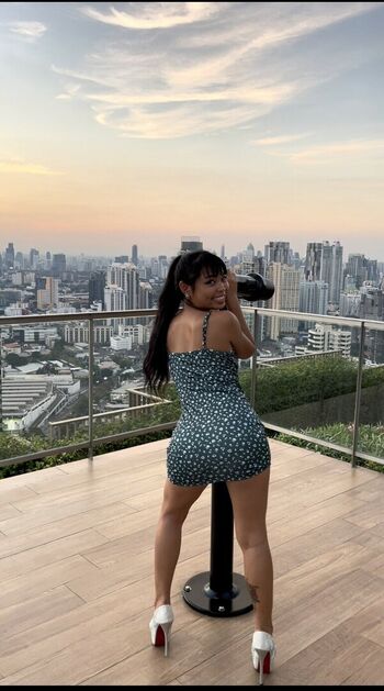 Leona Thai