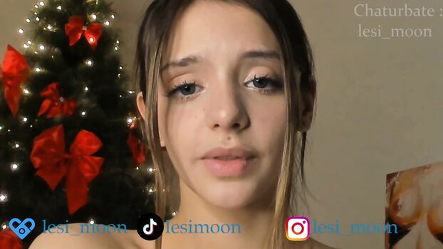 lesi_moon