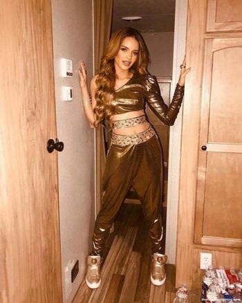 Leslie Grace