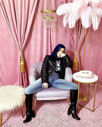 Leva Bates
