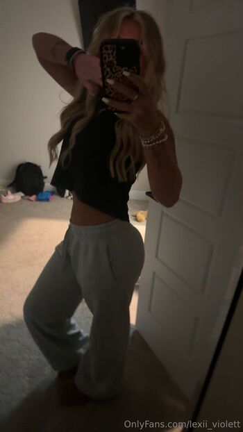 Lexii_violett