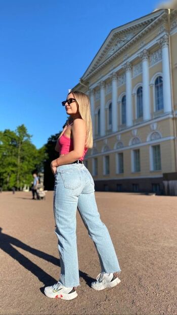 Lil_Eva