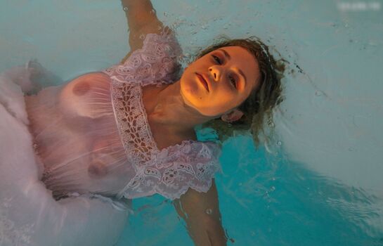 Lili Reinhart