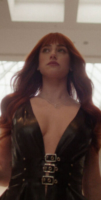 Lili Reinhart