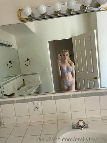 lillybloomes2